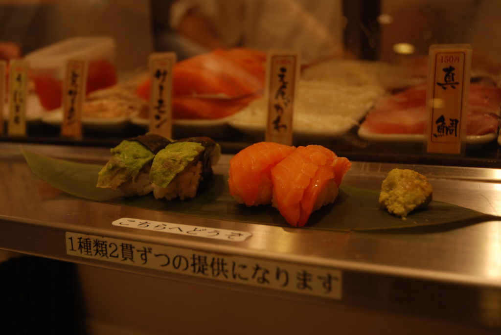 Sushi in Japan eten in bar